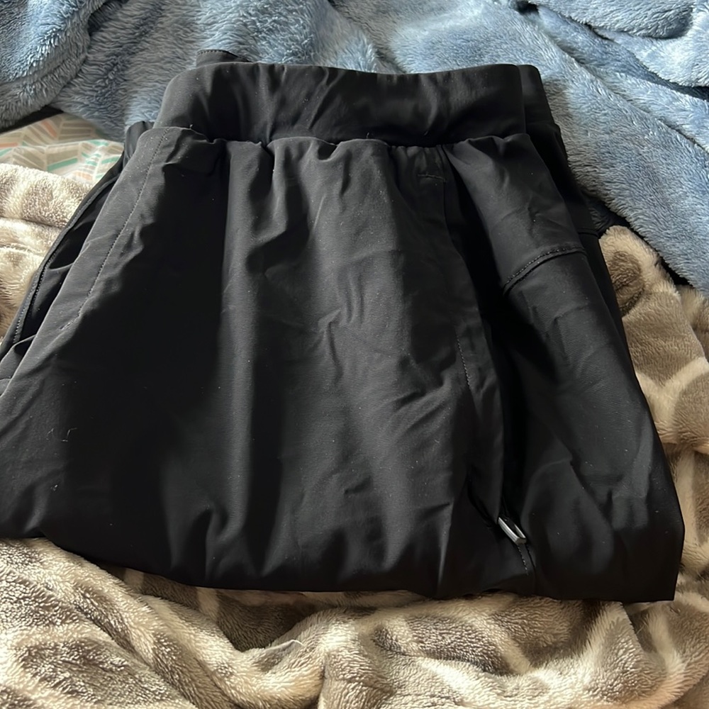 Men’s large LuLuLemon Joggers.
